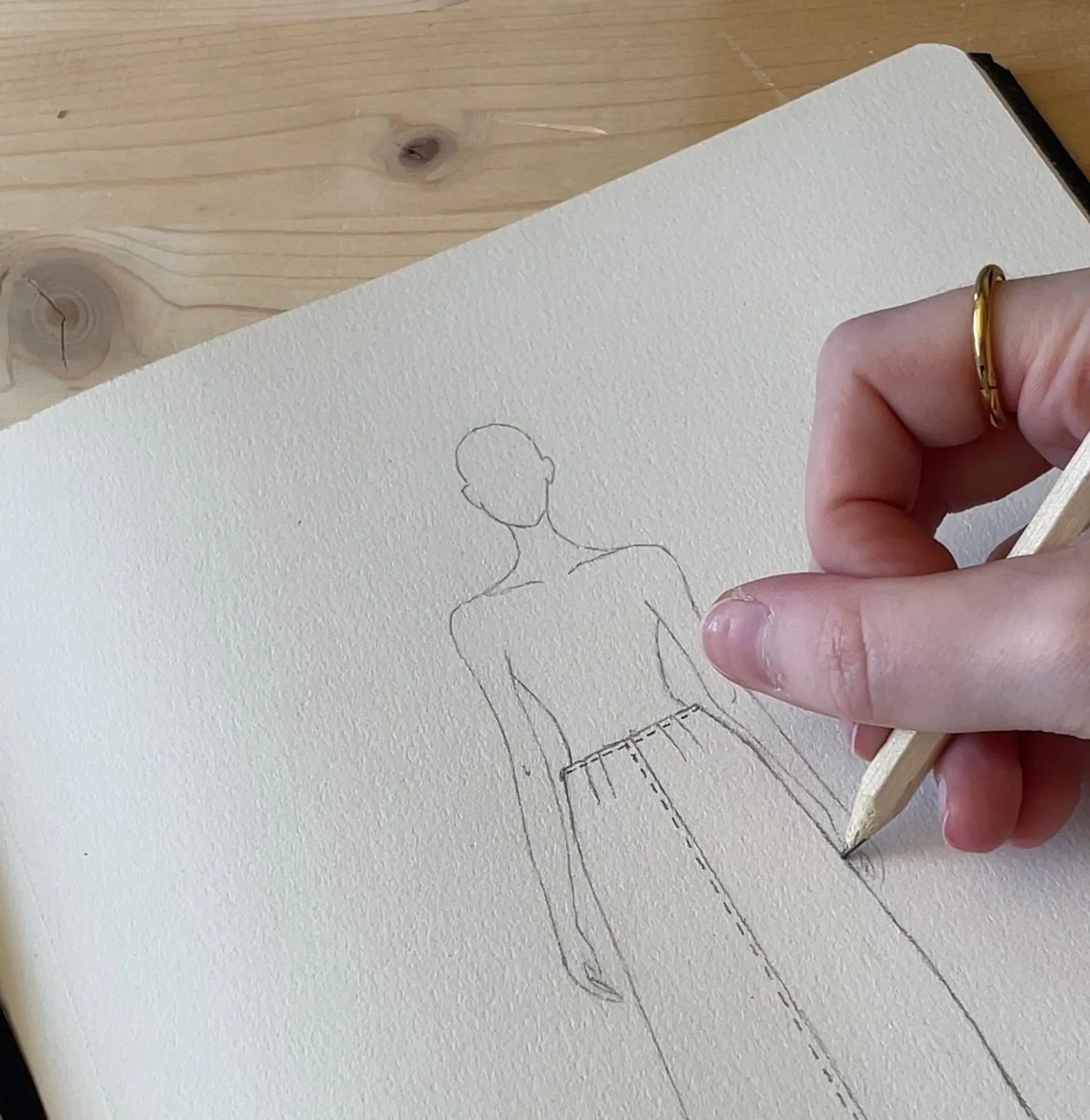 vue de face de croquis papier de la jupe La Ligne sur mannequin