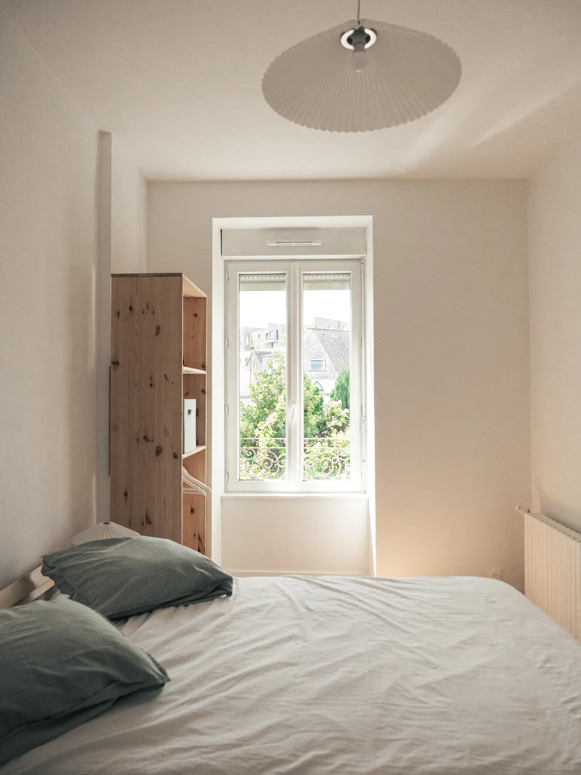 CHAMBRE PARENTALE AVEC VUE SUR LE JARDIN CHAMBRE PARENTALE AVEC VUE SUR LE JARDIN