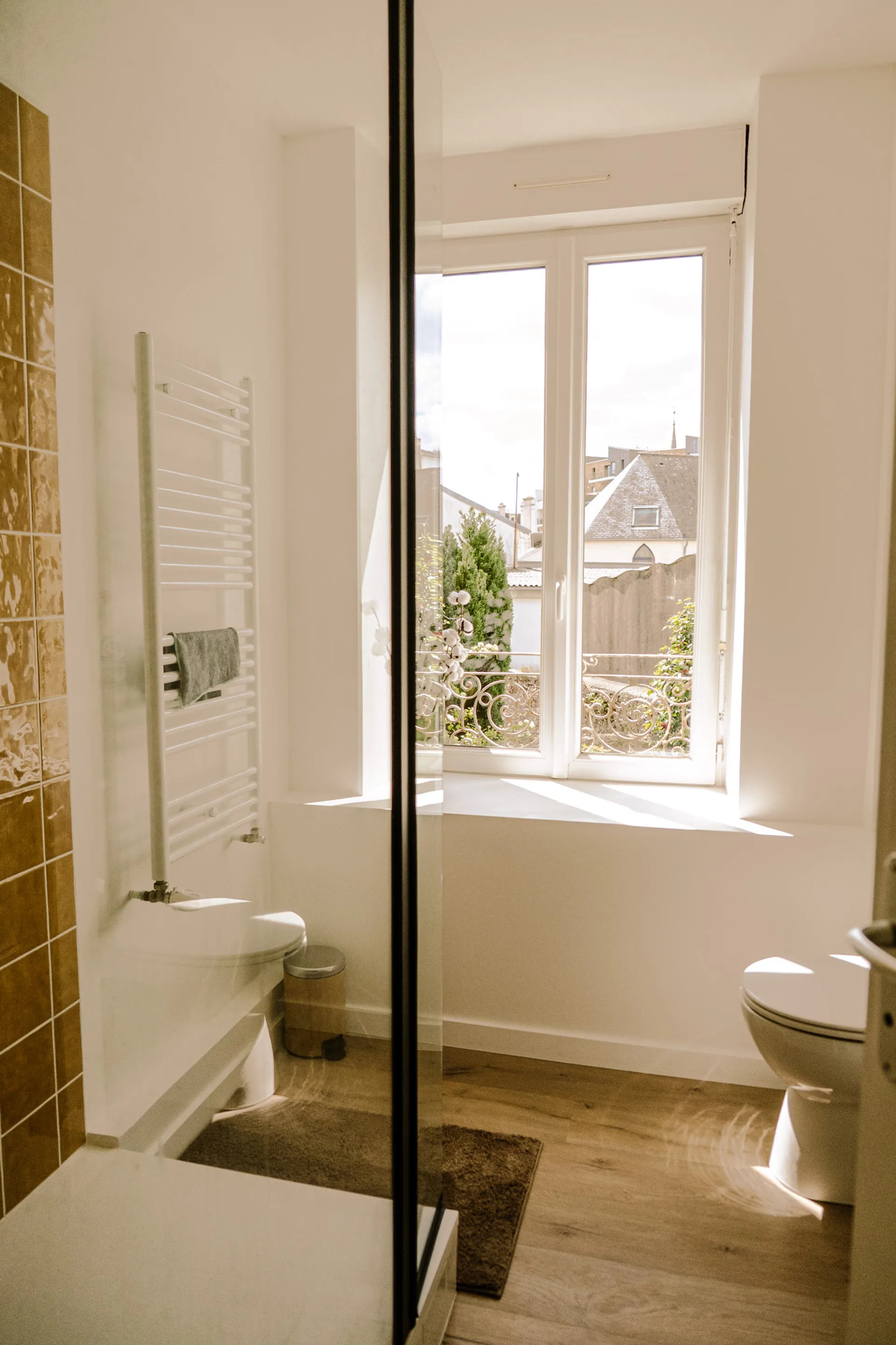  salle-de-bain-avec-wc.jpg