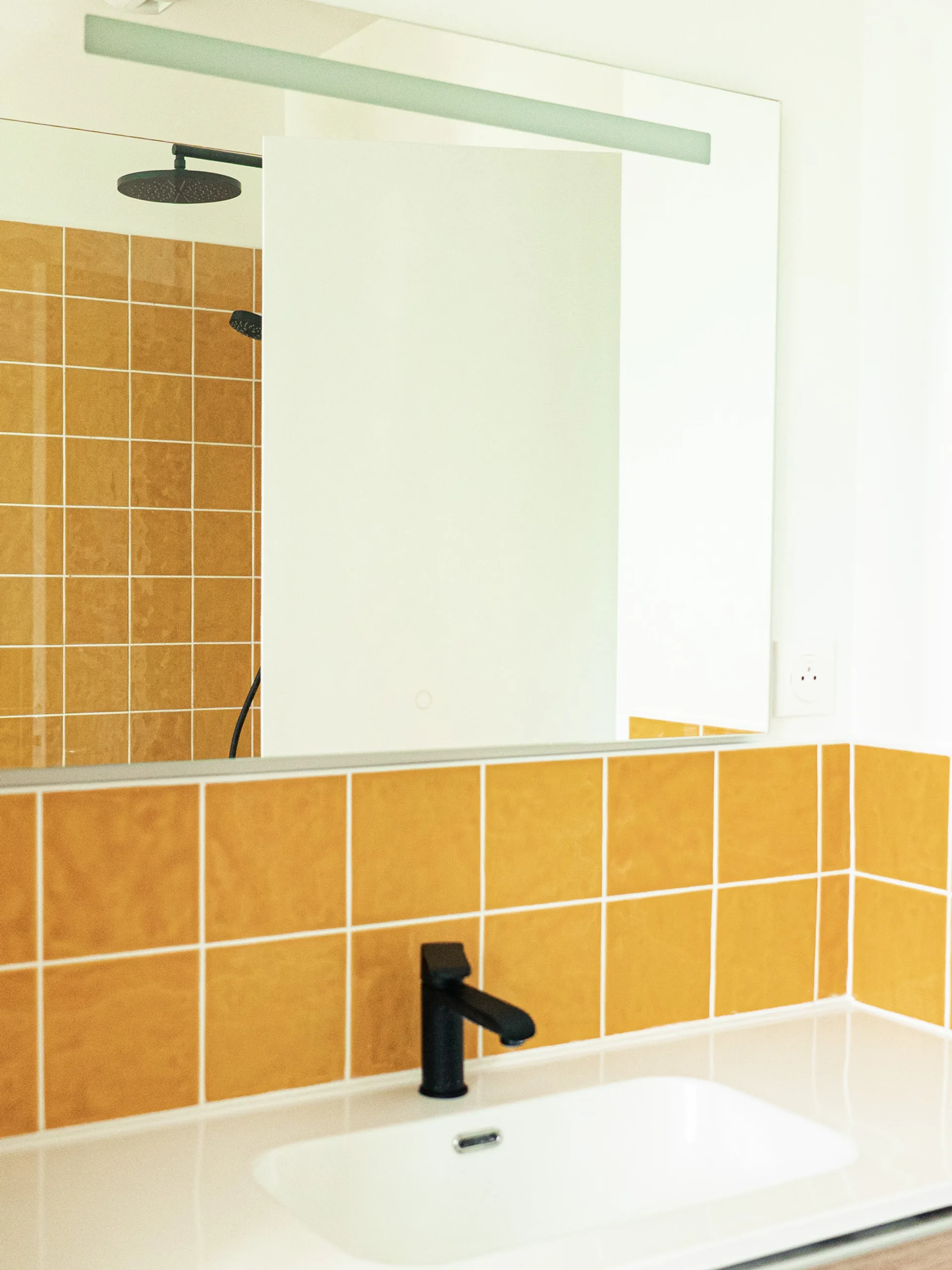 VASQUE INTEGRER AVEC MIROIR