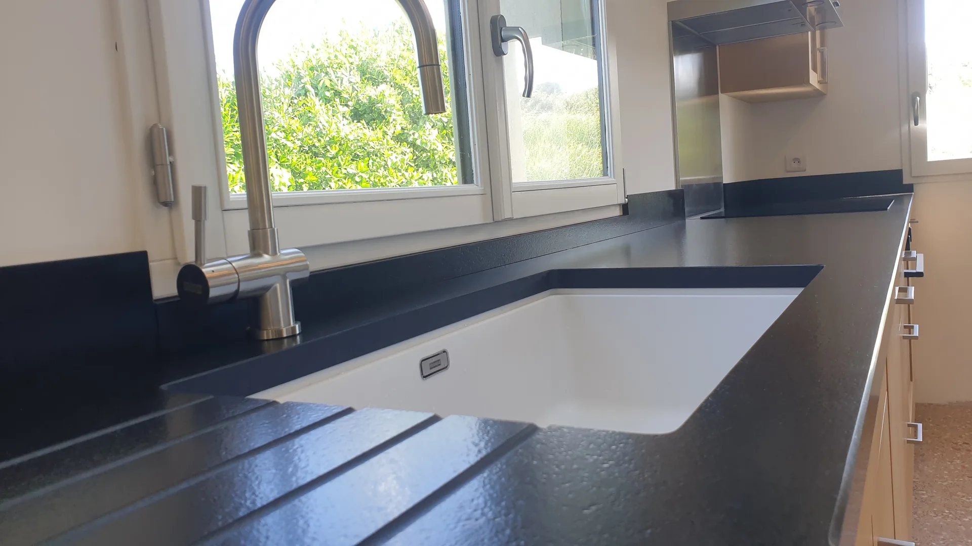 Cuisine placage chêne quartz noir XXX
