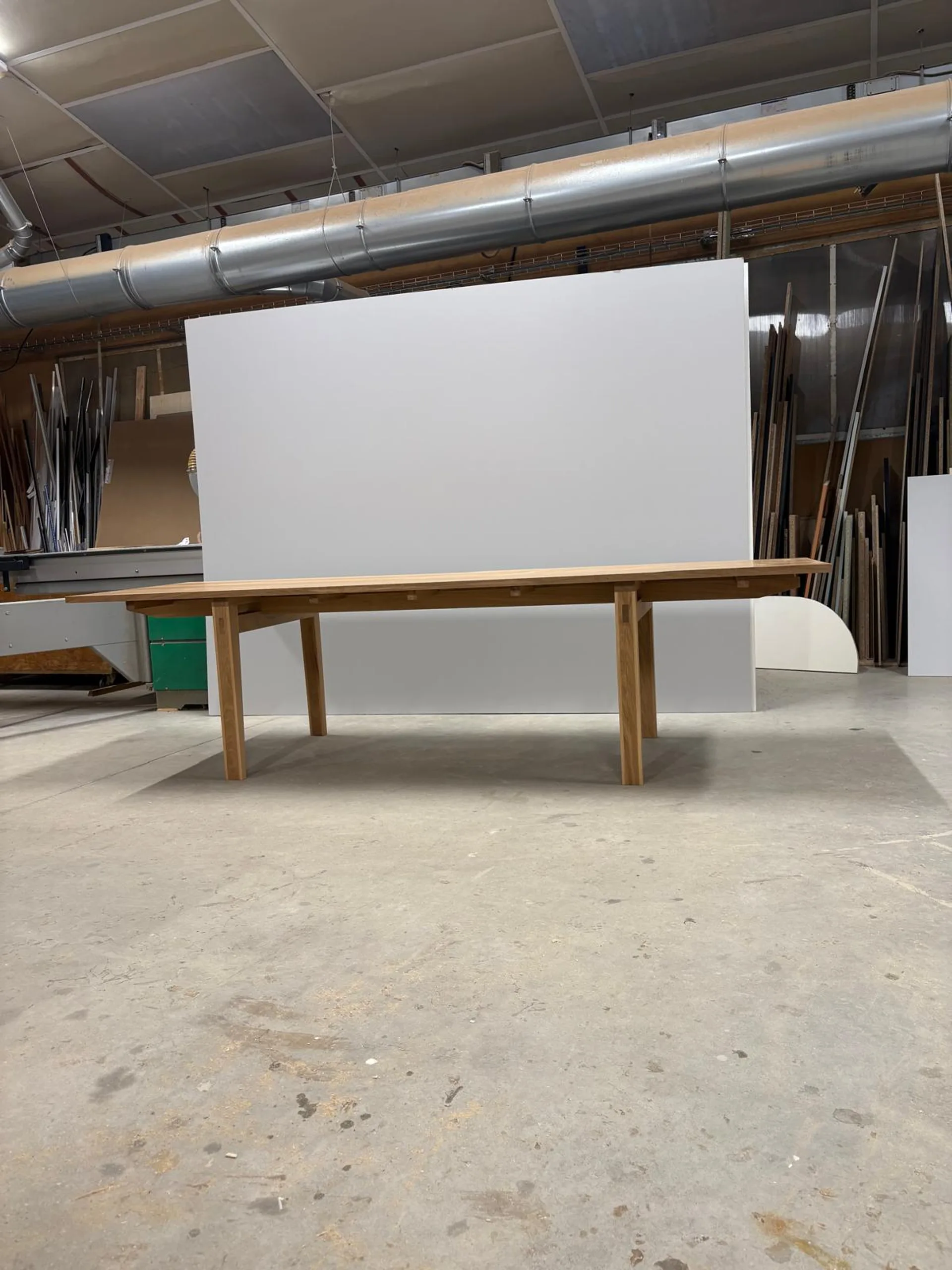 Table de salle à manger T1