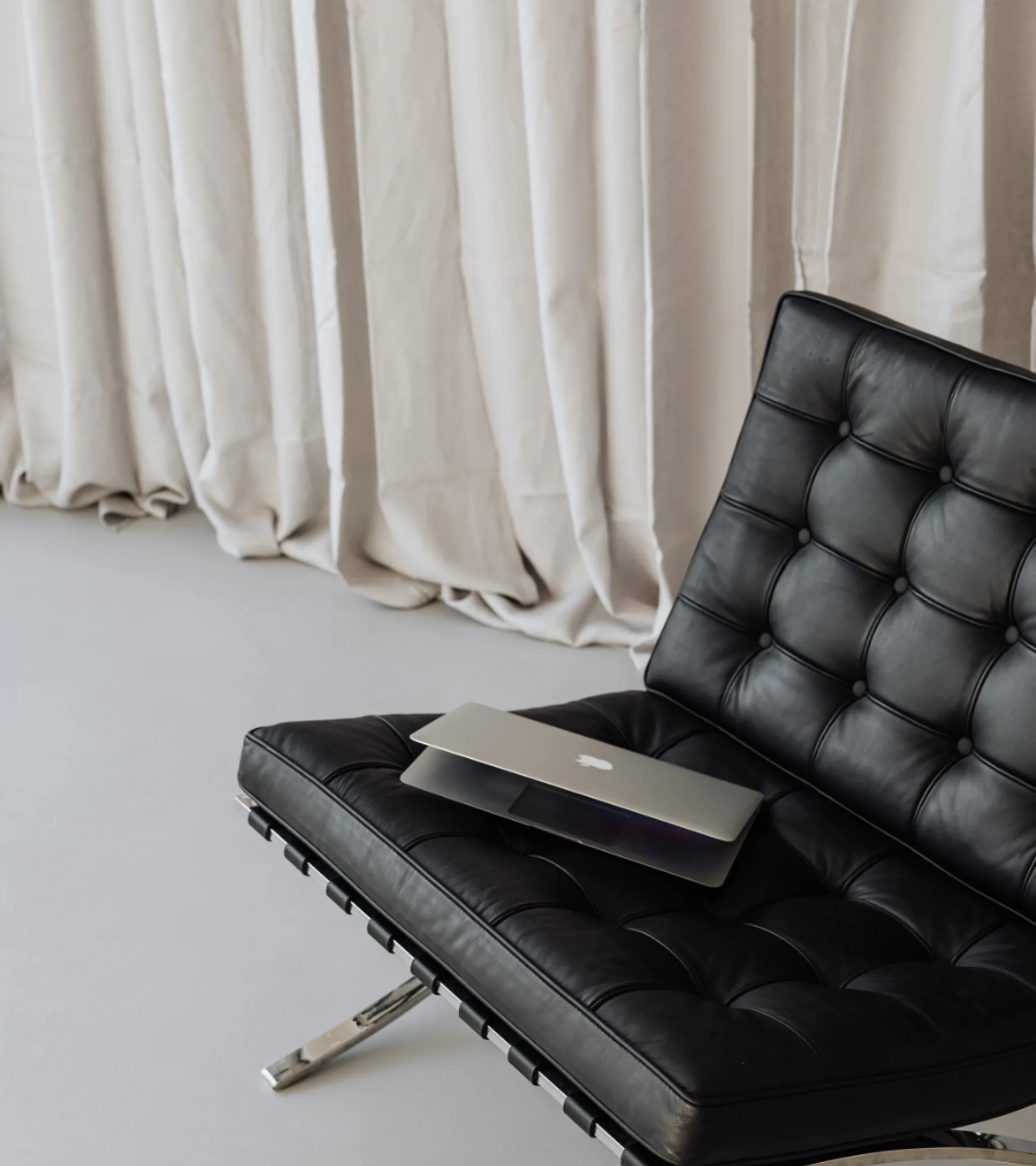 oridnateur portable sur fauteuil